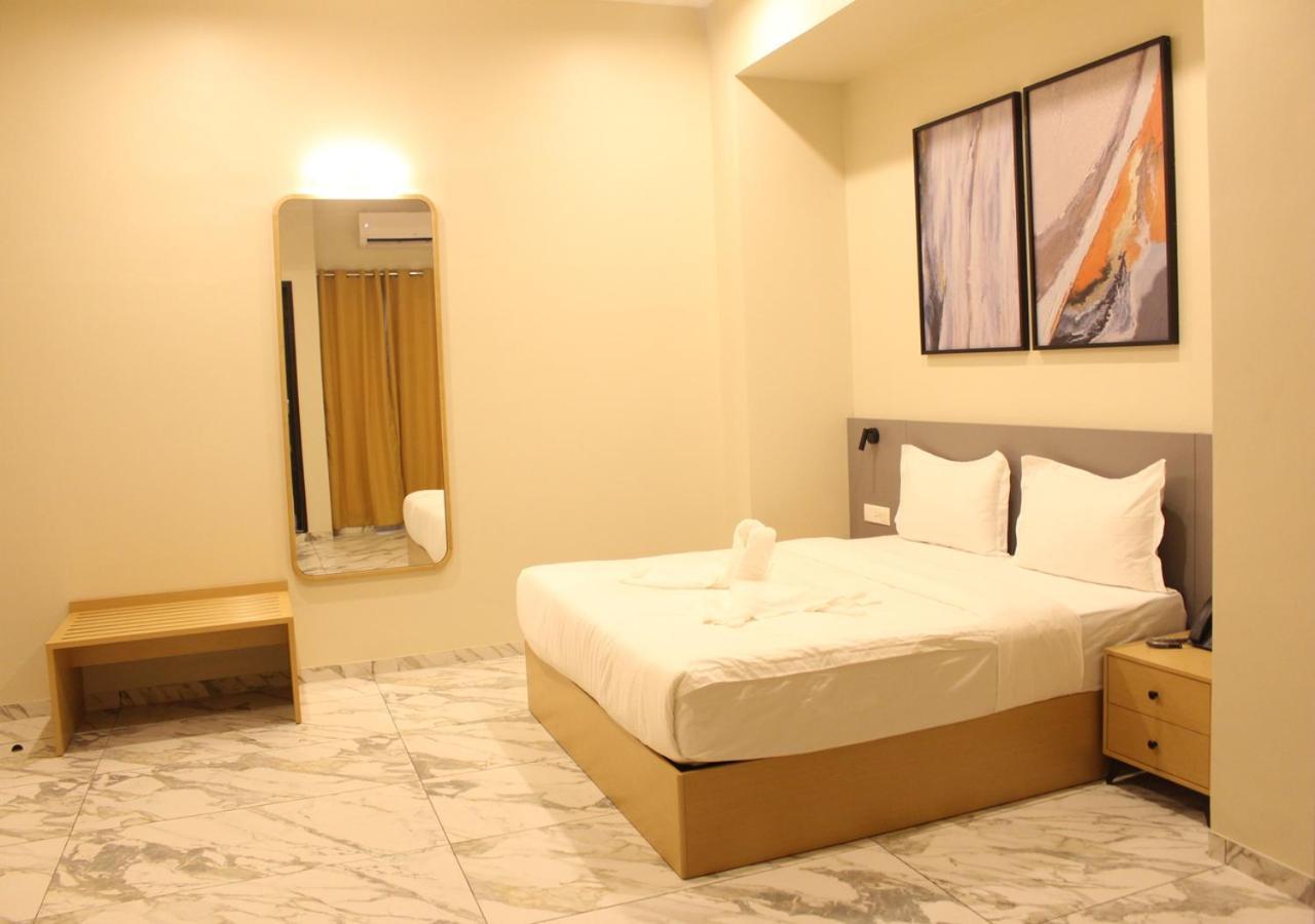 Ixoras Hotel Lemba Kinshasa Exteriör bild