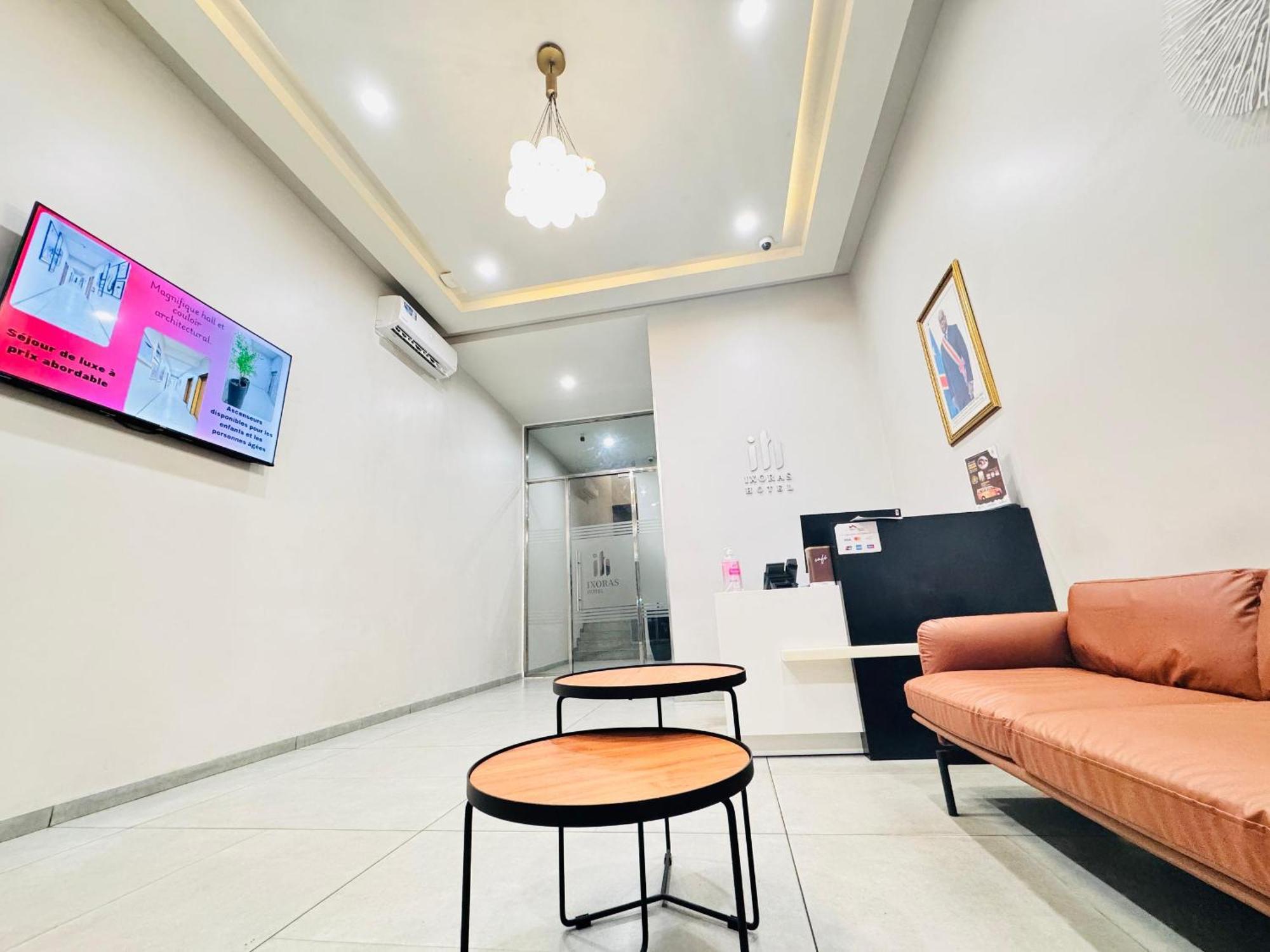 Ixoras Hotel Lemba Kinshasa Exteriör bild